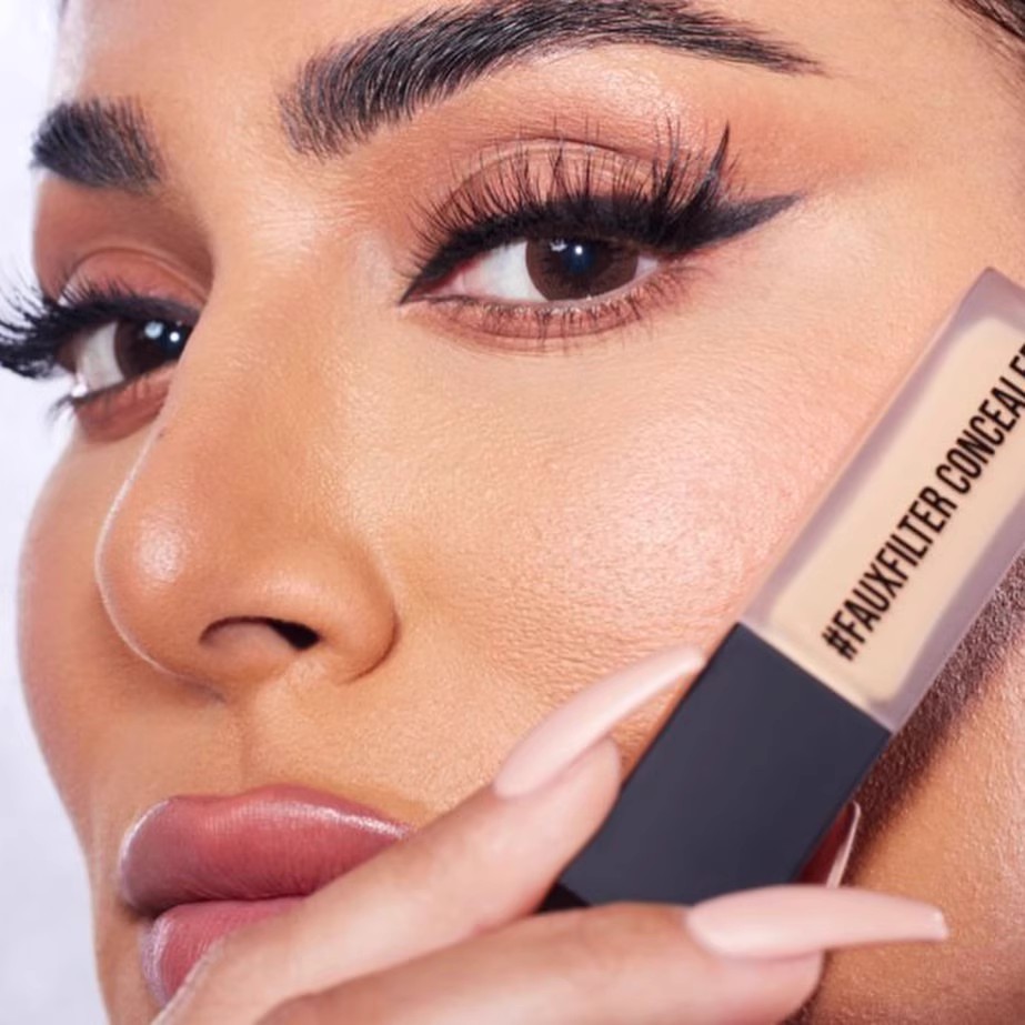 Huda Beauty Faux Filter Lumino - огляд і ціна Beauty Makeup Filter