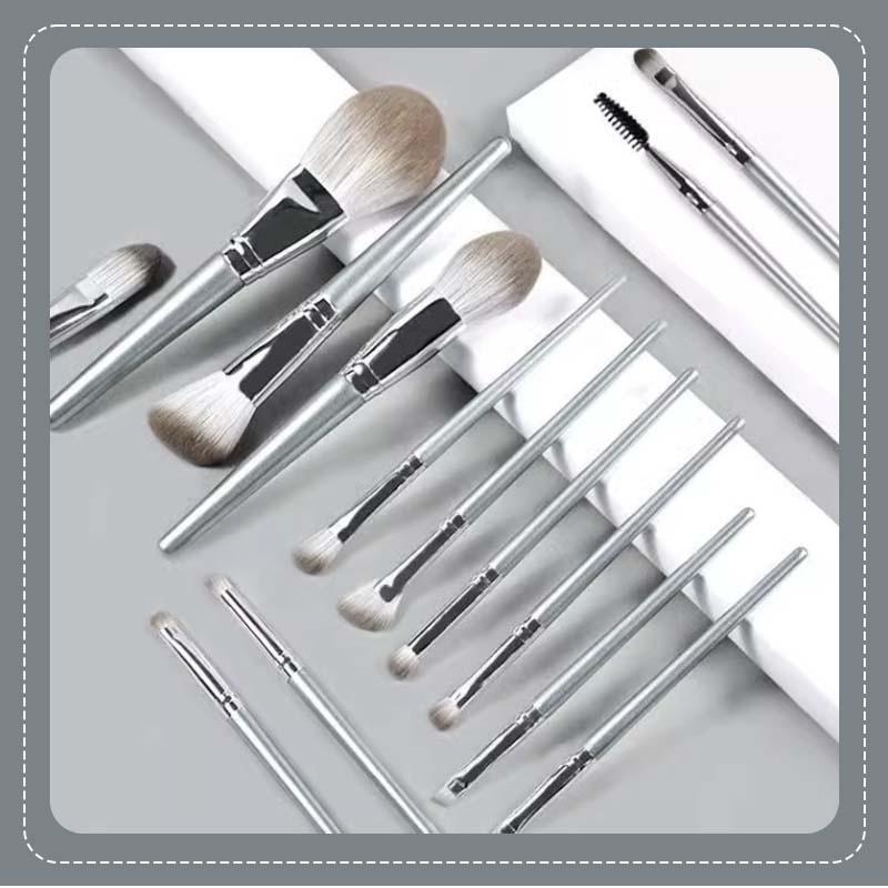 14-piece Makeup Brushes Set Si - огляд і ціна Merit Beauty Makeup