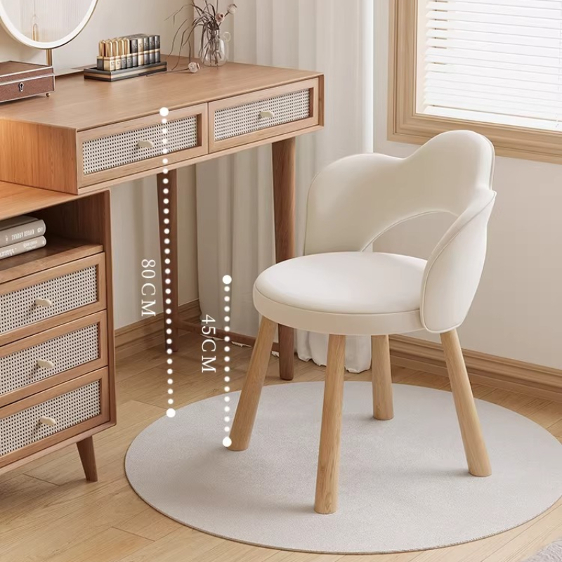 Minimalist Beauty Salon, Nail  - огляд і ціна Makeup Master Beauty Salon